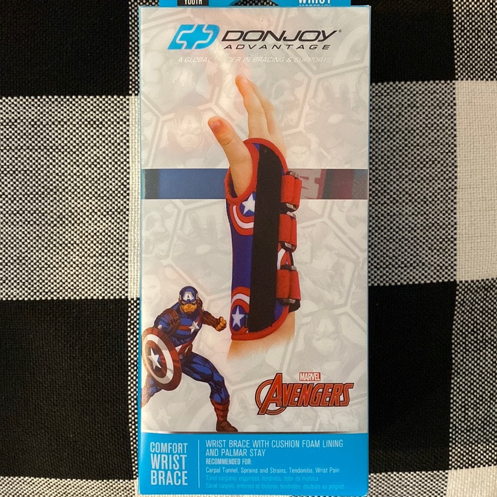 NWT Donjoy Youth RIGHT Wrist Brace
